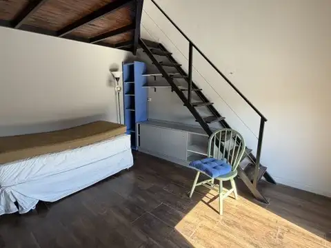 Casa en Alquiler con 3 cocheras