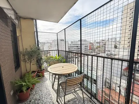 VENTA DEPTO 3 AMBIENTES CON BALCÓN  PISO ALTO  EN BELGRANO A REFACCIONAR