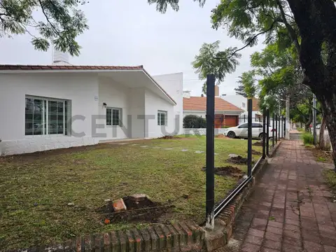 Adrian Cornejo 1400, Piso 0