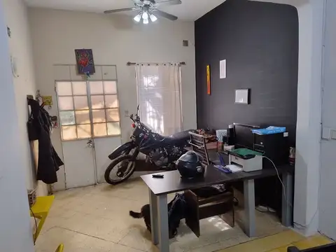 Casa 5 ambientes con 1 baño