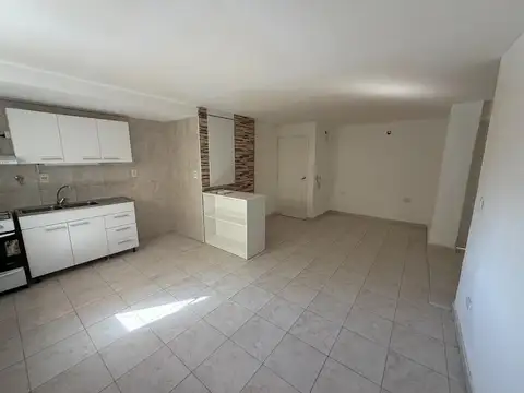 Depto Tipo Casa en Alquiler 40 años