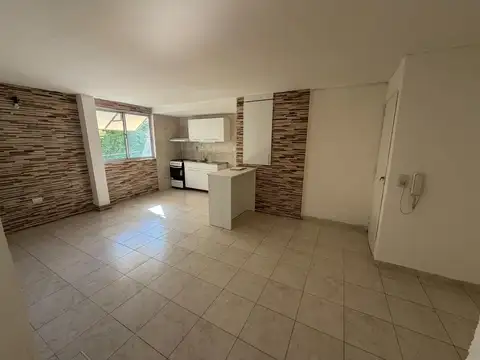 Depto Tipo Casa en Alquiler de 2 dormitorios