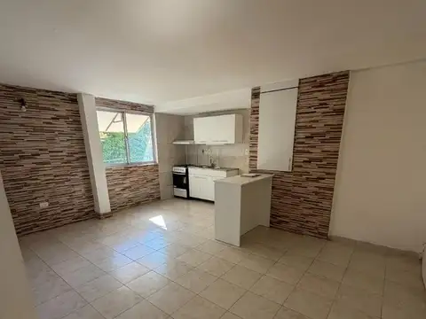 Depto Tipo Casa en Alquiler en Versalles, $ 1.200.000