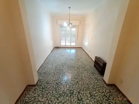 Departamento 6 ambientes con 2 baños