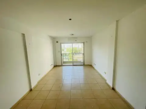 Departamento en Alquiler en Moron Sur, $ 450.000