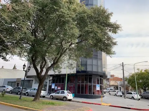 Departamento céntrico frente a Clínica Delta