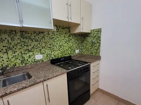 Holmberg 2400, Piso 1