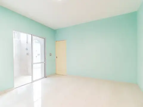 Depto Tipo Casa 2 ambientes con 1 baño