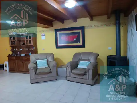 Casa en Venta con 3 cocheras