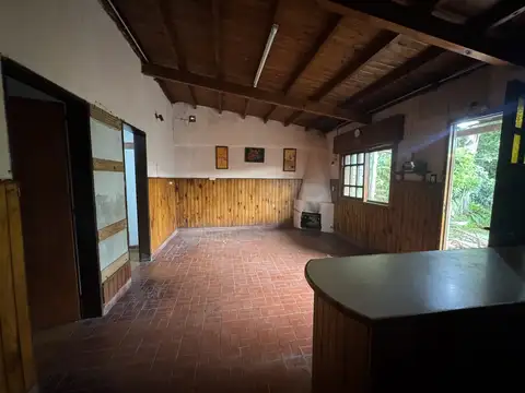 Casa 6 ambientes con 1 baño
