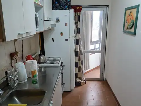 Venta Departamento Amplio De 1 Dormitorio Ubicado En Av San Martin, Barrio La Cuesta