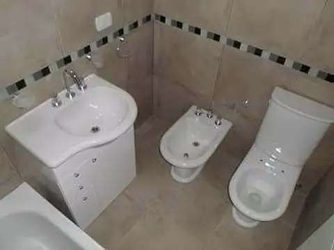 Casa  en Venta ubicado en Quilmes Oeste, Quilmes, G.B.A. Zona Sur - SVN0419_LP584206_1