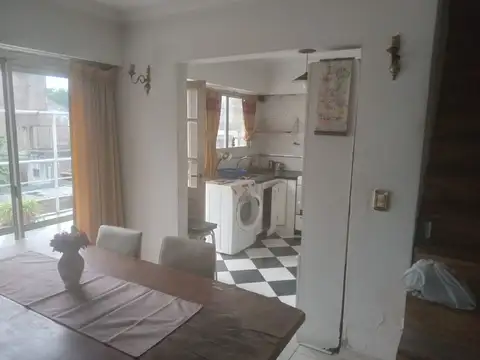 Depto Tipo Casa en Venta con 1 cocheras