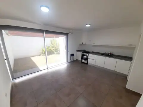 Depto Tipo Casa en Alquiler de 3 dormitorios