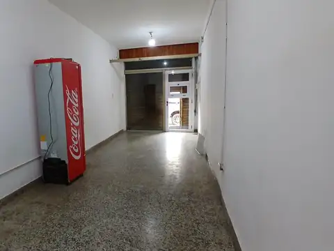 Local en  Alquiler en Cabildo al 2800 - Garin