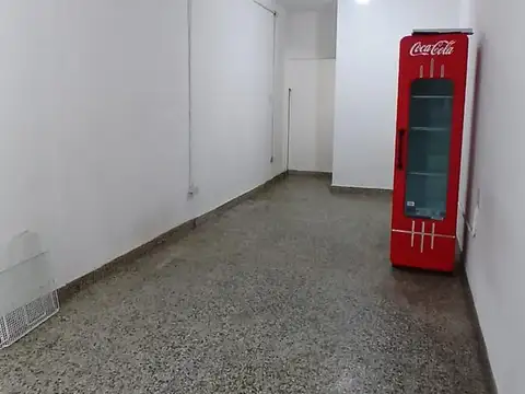 Local en Alquiler en Garin-Centro, $ 590.000