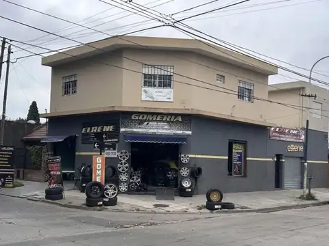 Local comercial PB + 2 deptos ideal supermercado