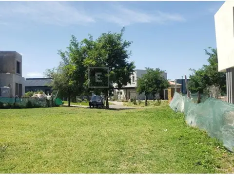Terreno en Venta de 941,0 m2