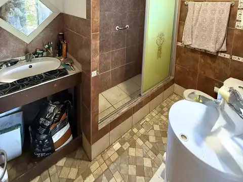 Casa 2 ambientes con 1 baño