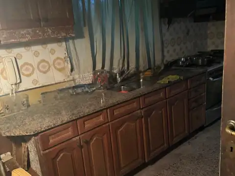 Casa 4 ambientes con 1 baño