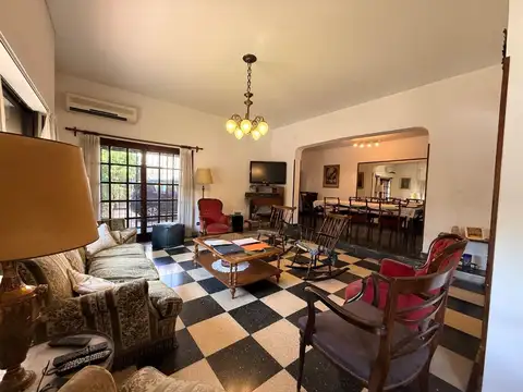 venta casa 4 ambientes Martinez