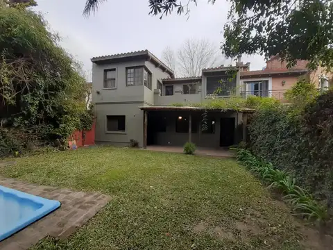 Casa en VENTA - Lomas de San Isidro - 4 dormitorios (1 suite) - Jardín