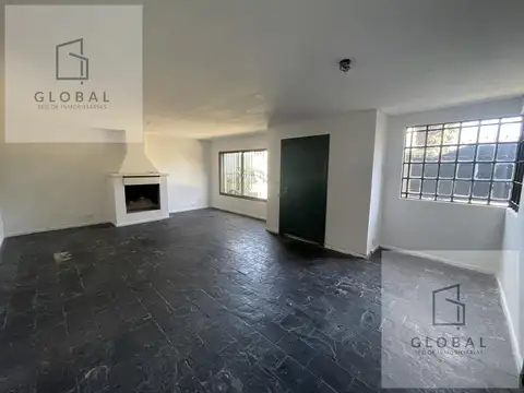 Casa 5 ambientes con 3 baños