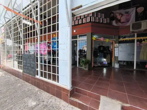 VENTA COMPLEJO DE 10 LOCALES + SALÓN VILLA EL LIBERTADOR