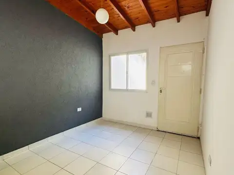Casa 2 ambientes con 1 baño