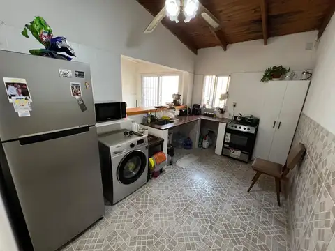 LOCAL CON DEPARTAMENTO