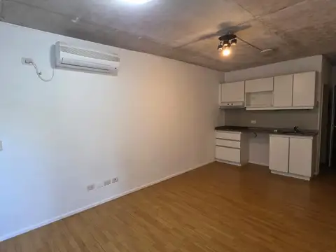 Ambiente y medio | Alquiler en Belgrano| Con patio
