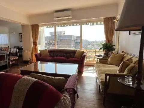 Departamento en Venta- Acassuso Vias a Santa Fe, 3 dormitorios, dependencia, quincho propio, cochera