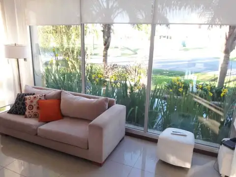 Casa en Alquiler de 5 dormitorios