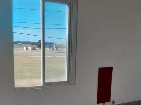 Tres Arroyos: 4 Monoambientes + Salón