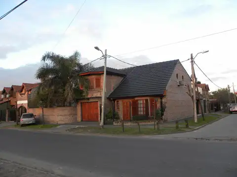 Excelente Chalet en Ciudad Evita