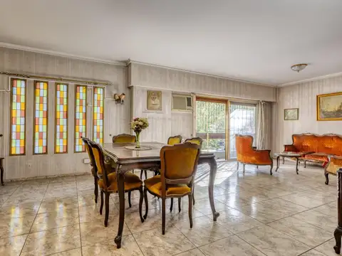 Departamento - Piso de 4 ambientes en venta en Flores - Cochera - Balcón -