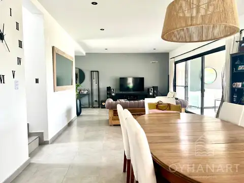 Casa 5 ambientes con 2 baños