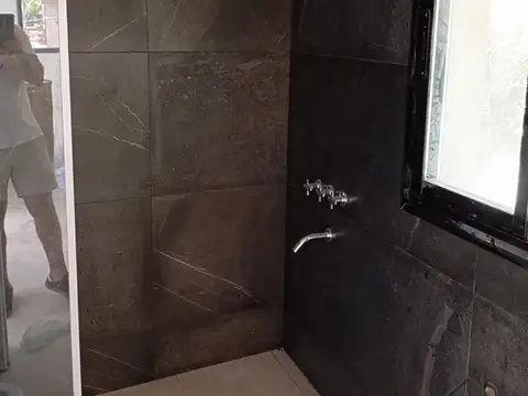 Casa en venta 4 ambientes a estrenar en Ranelagh Berazategui 100
