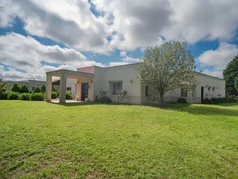 VENTA CASA 4 AMB CARLOS KEEN PRIMAV GOLF APTO CRED