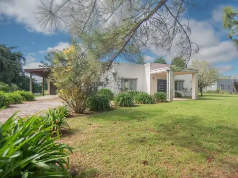 VENTA CASA 4 AMB CARLOS KEEN PRIMAV GOLF APTO CRED