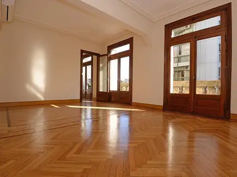 Elegantes Oficinas . Gran Prestigio. Palacio Bencich. consul