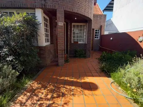 Casa en Venta en Manuel B Gonnet, USD 190.000