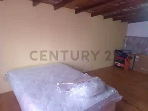 Casa 8 ambientes con 3 baños