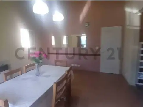Casa en Venta con 4 cocheras
