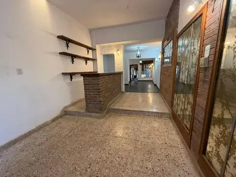 Casa 5 ambientes con 2 baños
