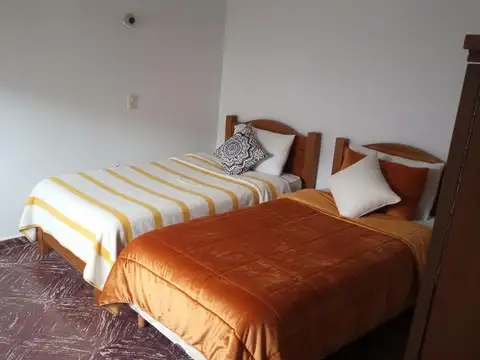 Casa 6 ambientes con 1 baño
