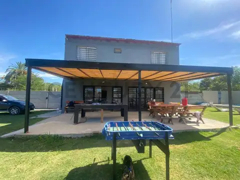 Casa estilo quinta con pileta