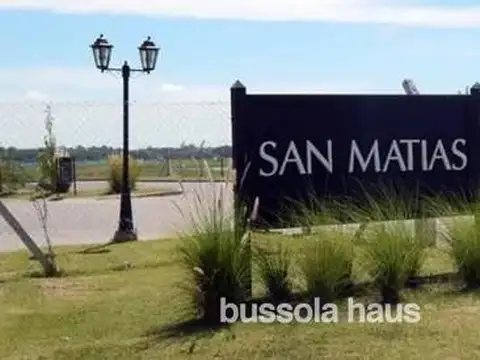 Lote en venta a la laguna en San Matias Escobar