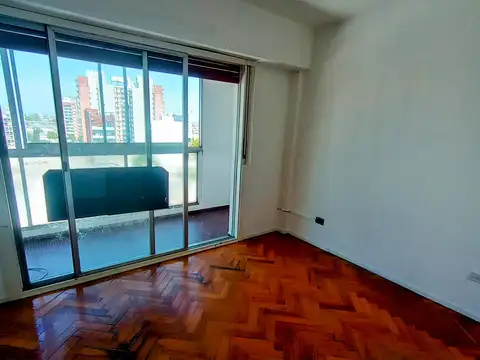 DEPARTAMENTO EN EXCELENTE UBICACIÓN SOBRE AV MITRE