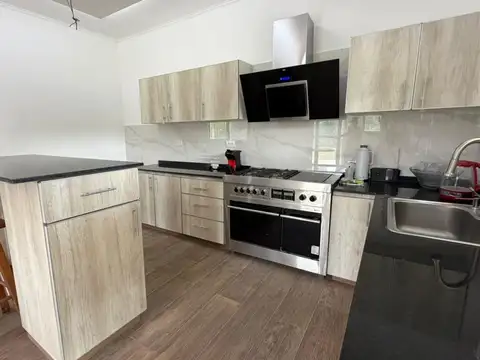 Casa 3 ambientes con 2 baños